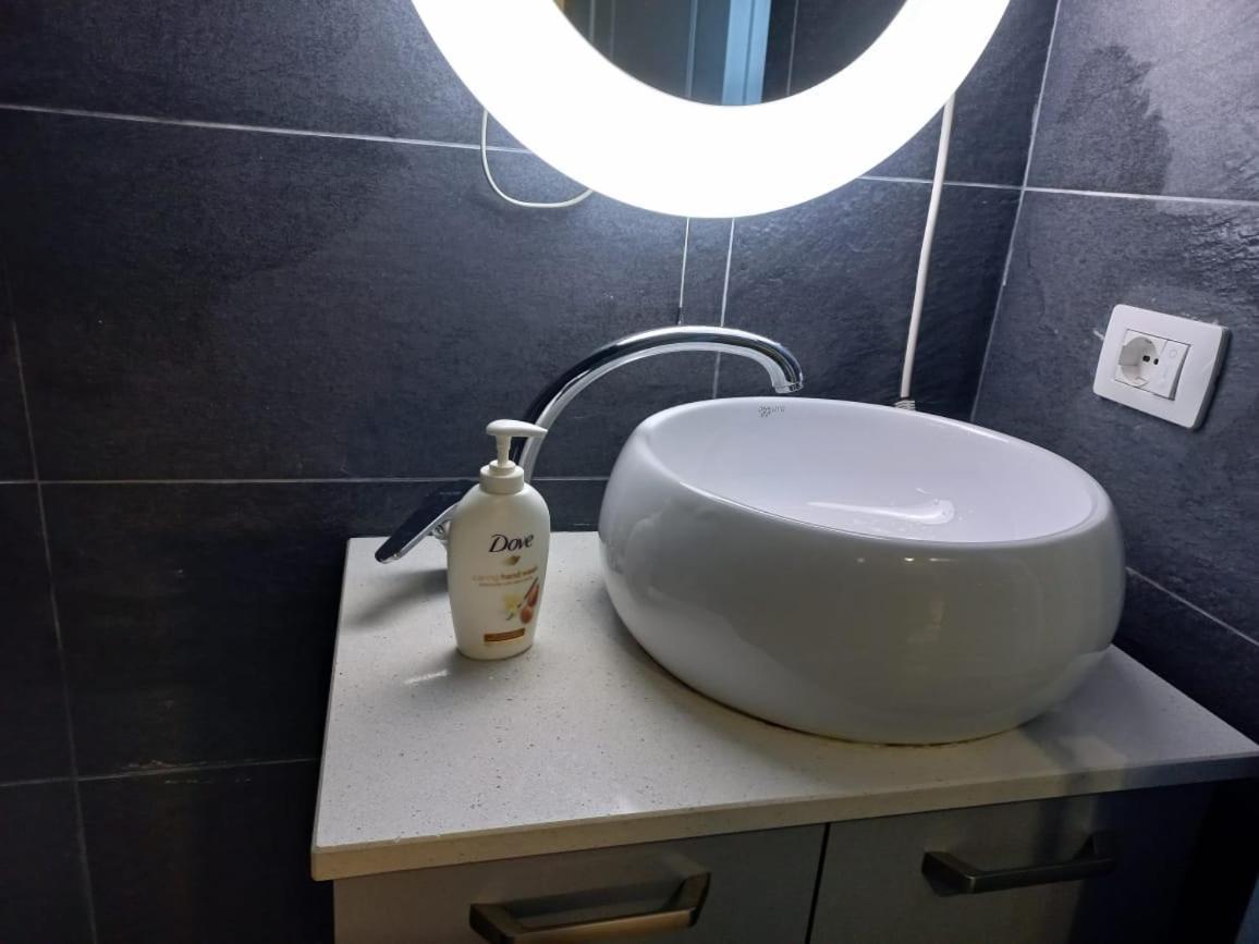 Penthouse Rooms & Aparts Tirana Buitenkant foto