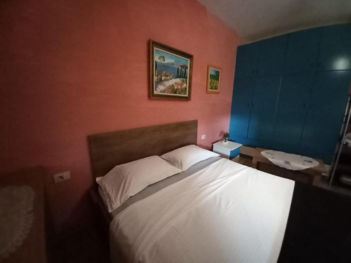 Penthouse Rooms & Aparts Tirana Buitenkant foto