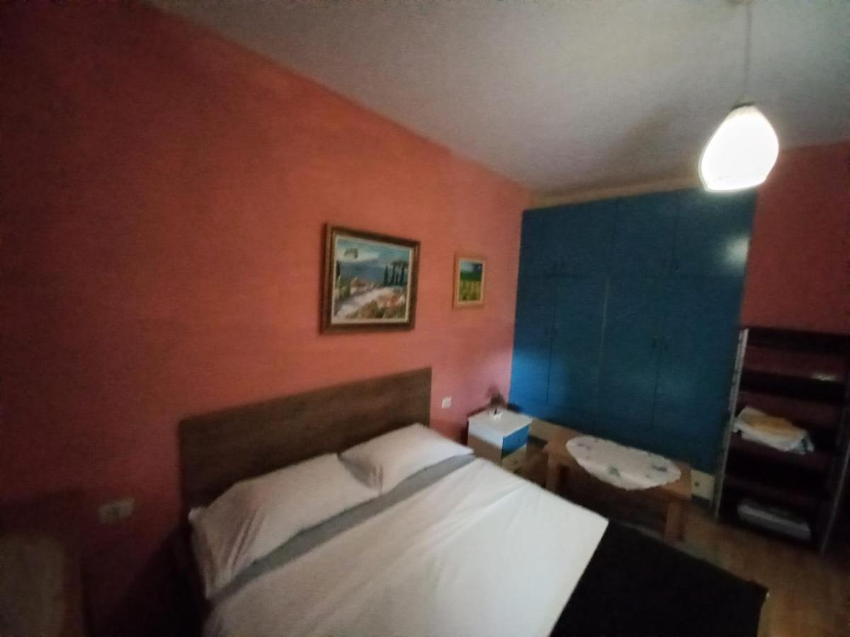 Penthouse Rooms & Aparts Tirana Buitenkant foto