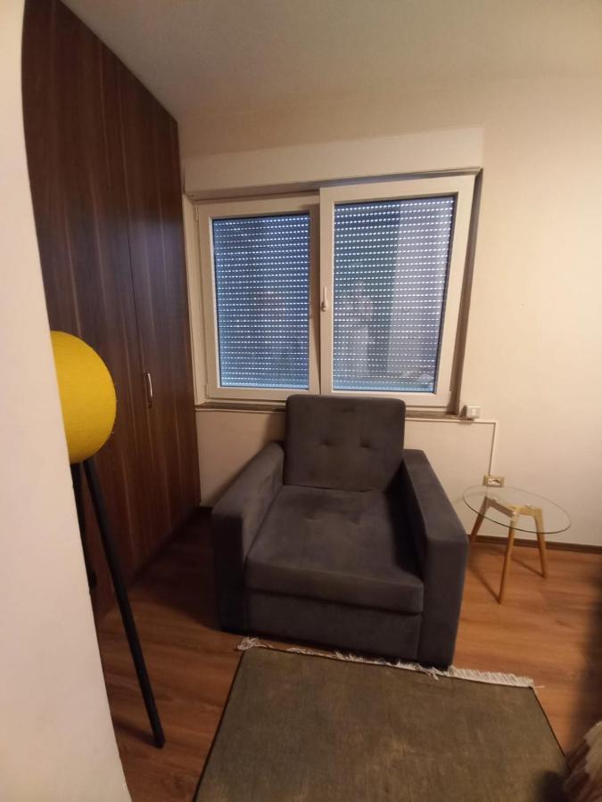 Penthouse Rooms & Aparts Tirana Buitenkant foto
