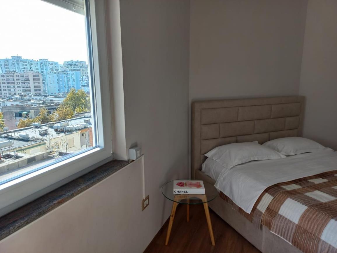 Penthouse Rooms & Aparts Tirana Buitenkant foto