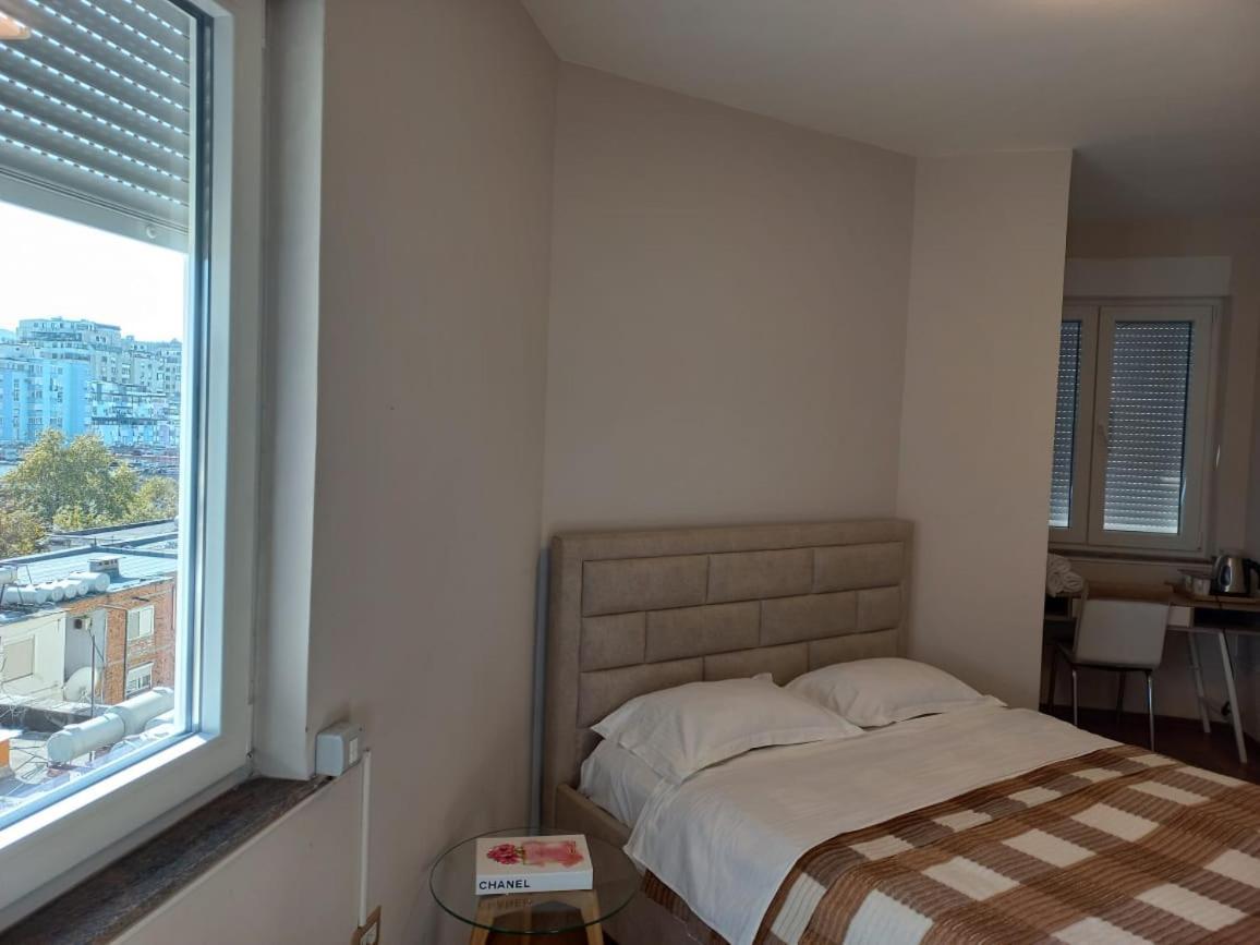 Penthouse Rooms & Aparts Tirana Buitenkant foto