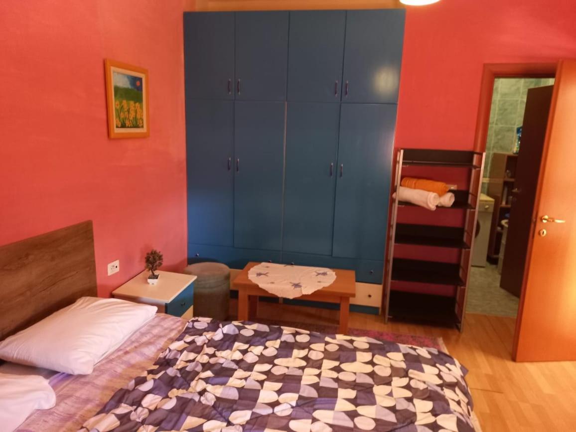 Penthouse Rooms & Aparts Tirana Buitenkant foto