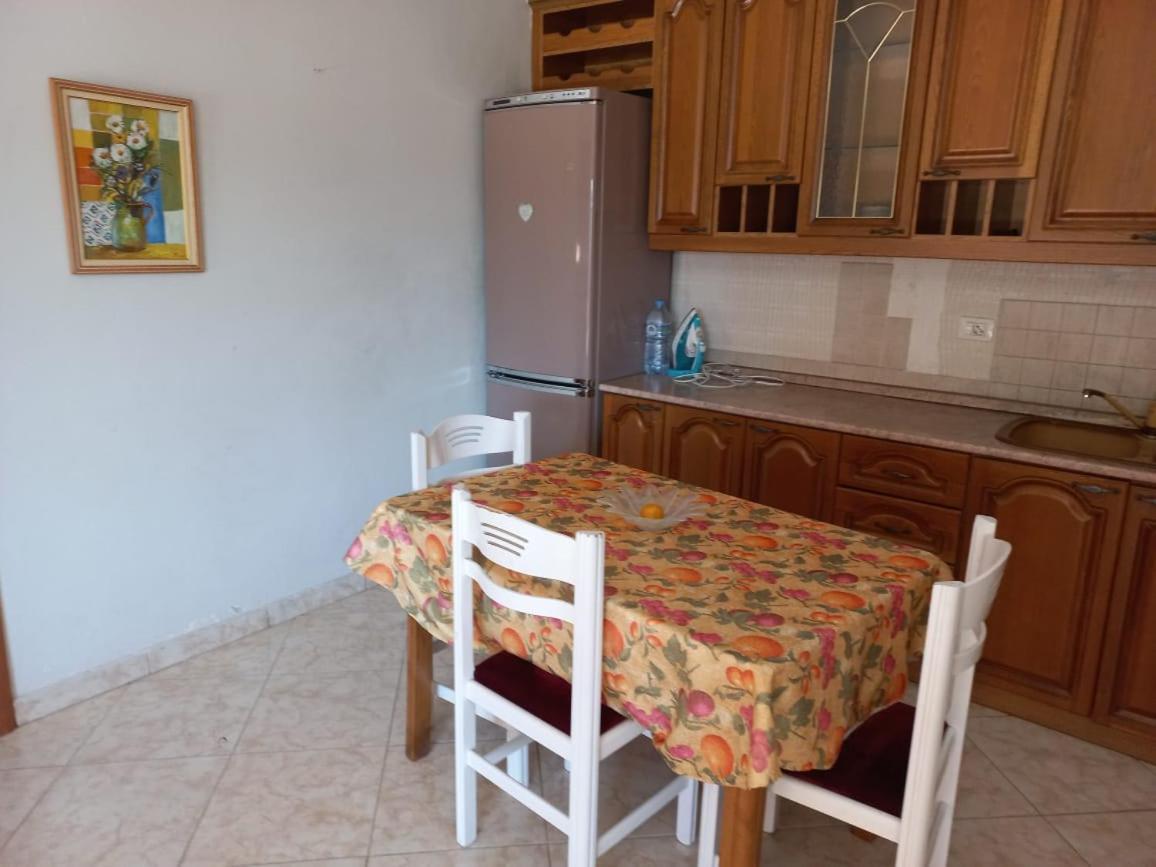 Penthouse Rooms & Aparts Tirana Buitenkant foto