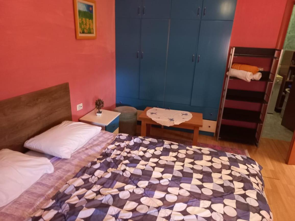 Penthouse Rooms & Aparts Tirana Buitenkant foto
